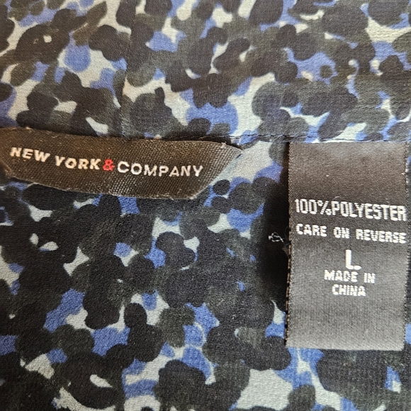 New York and Company Women Top Size Large - Picture 3 of 9